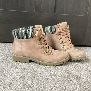 White Mountain Lace Up Boots in Tan